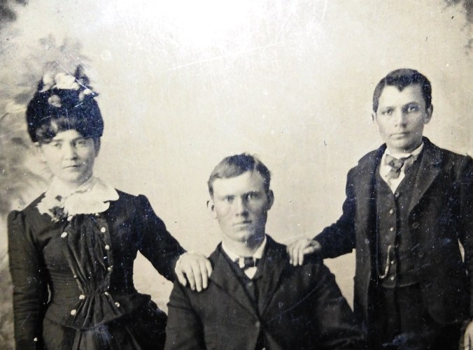 Tintype family of 3